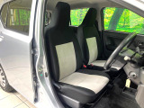 運転席まわりには十分なスペースがあり、大柄な方でもゆったり運転していただける環境です。