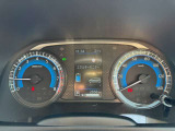 多機能なスピードメーターで運転支援システムの設定も可能です。