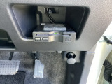 高速道路のご利用時にとても便利なETC車載器付。カードをセットするだけで高速道路を利用でき、お財布にも優しく,料金所をノンストップで通過でき便利です。