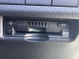 ETC搭載車しか通過できないスマートICが利用できるようになります。現在、スマートICの設置箇所も増えてきてます。また、料金所での小銭の出し入れや雨天時における窓の開閉などの紛らわしさも解消されます。