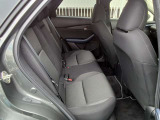 リアシートです。足元も広く快適に過ごせます。