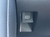 ★電動パーキングブレーキ★スイッチで作動・解除。「P」シフトで自動作動、「P」シフト以外にシフトで解除されるオート機能!