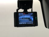 ニュースで流れる【事故の瞬間】【あおり運転】の映像は、ドライブレコーダーが録画しているからです。もしもの時の証拠映像を保存できます。