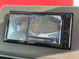 上から丸見えアラウンドビュー!車を真上から見下ろした様な映像を映し出すアラウンドビューモニター。これで車庫入れもラクラク。
