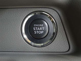 【プッシュスタート】カギをポケットやバッグに入れたままでエンジンの始動やドアロックの施錠・開錠ができます!荷物が多い時に便利ですね!