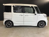 車両本体価格に1年間走行距離無制限保証と売約後の点検整備の料金が含まれています。