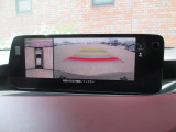 360&deg;ビューモニターを搭載しています。コーナーセンサーと合せてお使いいただくことで、安全、安心にお車の取り回しを行っていただけます。