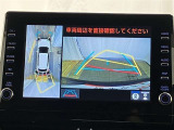 【パノラミックビューモニター】クルマの斜め後ろや真横など、目が届きにくい箇所も確認できるため、いち早く障害物に気が付くことができて安心ですね♪