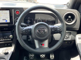 【純正革巻きステアリング】上質な革を使用することで、手にしっかり馴染みとても運転しやすいハンドルです♪