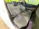 後部座席も気になるようなキズ・汚れやへたり等、大きなダメージはなく、良好な状態です。
