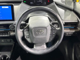 インテリアに合わせたデザインのステアリングは、運転される方のことも考え、運転しやすい形状、大きさです。是非一度、実際に触ってお確かめください。
