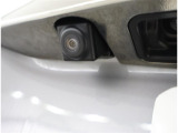 バックカメラが付いているので後方確認が非常にしやすいです。今や運転初心者も熟練者も必須装備!ついていて損はないですね♪