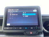 HondaCONNECT対応の便利なナビディスプレー。お持ちのスマートフォンと連携して、ナビやBluetoothでの音楽再生が可能です。デザインはもちろん、操作性も良好です。