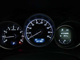 視認性に優れた見やすいメーターパネルです。