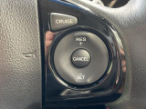 【クルーズコントロール】高速道路もラクラク走行。アクセルを離しても一定速度で走行ができ、長距離運転時の負担を軽減!加速・減速も簡単なスイッチ操作で調整できます。