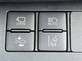 【プリクラッシュセーフティシステム(PCS)】クルマとの衝突の危険を検知したとき、ブザーやブレーキ制御により事故防止をサポートします!機能には限界があるためご注意ください。