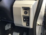 横滑り抑制機能を搭載し、滑りやすい路面での車両安定性を高めます。
