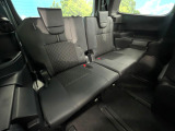3列目シートはもちろん状態良好☆大人でもゆったりと座って頂けますので、大人数でのお出かけもラクラクです♪ご家族で、気の知れた仲間で、ドライブに行くのが楽しみですね♪
