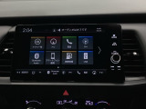 Honda CONNECTディスプレーはナビ、スマホ連携、車両情報表示、各種設定操作を一つに集約した高機能タッチパネル。直感的に使える便利なインターフェースです。