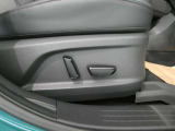 パワーシートになっておりますので、微調節が可能。運転がしやすい姿勢を取ることが出来ます。
