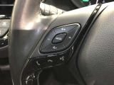 【ステアリングスイッチ】左です。ハンドルから手を離さず、運転に集中したまま手元でオーディオ操作等ができます。