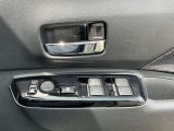 運転席のパワーウインドウ等操作部