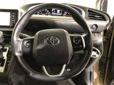 ハンドルは車を運転する上で、ずっと握っている重要なパーツです。手にフィットする物がいいですよね♪
