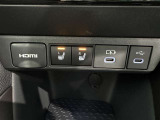 こちらのクルマはHDMI接続コネクタも装備されています♪スマホに接続すればお好きな音楽や映像も流せます!今の時代、さまざまな方法で音楽や動画を楽しめますね!