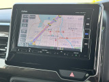 お出かけの際に安心のナビ付です☆バックカメラ機能で駐車もスムーズに行えます。