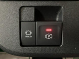 【電動パーキング】指先だけで簡単に操作が可能な電動パーキングブレーキを搭載♪また、渋滞時や駐車券を取るシーンなどで便利なオートブレーキホールド機能も搭載☆