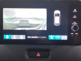 バックでの車庫入れも安心です! リアカメラが付いているバックモニター付のナビディスプレーを装備しております。バンパーについているソナーや、操作線もついており距離感も画面から確認できます。