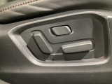 パワーシートを装備!体格や好みに応じたポジションをスムーズに調整できます。