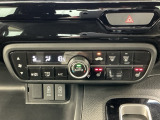 オートエアコン付きです!お好みの温度をセットするだけでエアコンの風量などを自動でコントロール。快適な車内でお過ごしいただけます。寒い時期には嬉しいシートヒーター付きです!