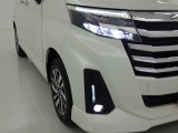 フォグランプ装着車です。暗い夜道の車両前方を明るく照らします