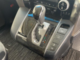 【シフトレバー】シフトの操作がしやすく快適なドライブを楽しんでいただけます!