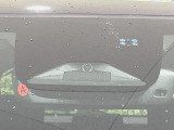 【ホンダセンシング】走行中に前方の車両等を認識し、衝突しそうな時は警報とブレーキで衝突回避と被害軽減をアシスト。より安全にドライブをお楽しみいただけます。