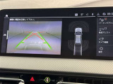バックモニター付なので後退時に後方が見えるので安心。 車は構造上、死角がたくさんなので万が一を考えると必須ですね。 あくまで補助の為の装備、バックは目視で確認する事が重要ですよ。
