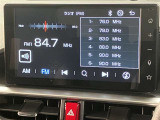 当店ではトヨタauショップ併設しております。お車と一緒にau携帯の機種変更も可能です♪また、自動車保険も取り扱っております。車の支払いと自動車保険の支払いをまとめてお支払い可能なプランもあります♪