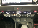 オートエアコン付きです!お好みの温度をセットするだけでエアコンの風量などを自動でコントロール。快適な車内でお過ごしいただけます。寒い時期には嬉しいシートヒーター付きです!