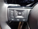 ステアリングスイッチが装備されておりステアリングから手を離す事無くオーディオ類の操作が可能ですので非常に便利です♪