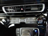 オートエアコンを装着しておりますので車内をお好みの快適な温度に保つことが可能です!