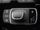 シフトレバーも操作しやすくスムーズな運転をサポート!