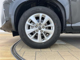 【純正アルミホイール】純正ならではの車とマッチしたデザイン!高級感やスポーティーさを際立たせます。サイズもピッタリで、丈夫なので走行性能を十分引き出せます。