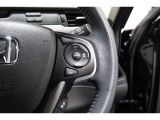 Hondaセンシングの機能のひとつ、アダプティブクルーズコントロール付!アクセルから足を離しても設定したスピードと前車との車間を保ち走行してくれます!車線維持もアシスト☆高速道路で疲労軽減ですね☆