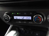 車内の温度管理に便利なオートエアコン☆