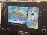 【パノラミックビューモニター】専用のカメラにより、上から見下ろしたような視点で360度クルマの周囲を確認することができます☆縦列駐車や幅寄せ時に活躍してくれます♪