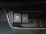 便利な充電用USBジャックと12V電源ソケットを設置しております。周辺機器の充電にご利用頂けます☆