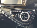 車内温度を感知して自動で温度調整をしてくれるのでいつでも快適な車内空間を創り上げます!//
