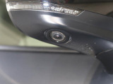 運転席サイドミラー下にはカメラがあります。