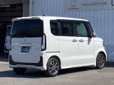 バックカメラが付いているのでバックでの車庫入れも安心です。
